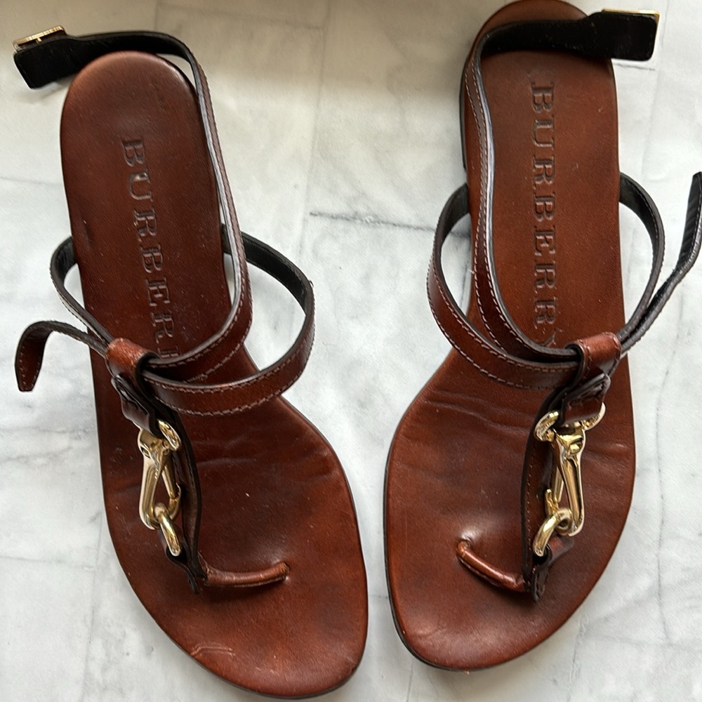 Burberry Reason Buckle-strap Brown Leather Flat Sandals - Picture 5 of 15